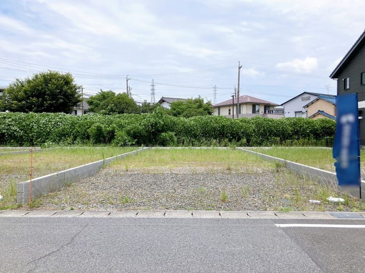 【未掲載情報あり】
店舗限定でネット未掲載の土地情報もご紹介可能です!
公開前の物件もチェックできるため、理想の住まい探しがぐっと進みます!
気になる方はぜひお気軽にお問い合わせください♪