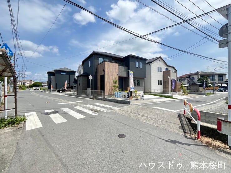 ■理想を叶える新しい暮らしの舞台■高いデザイン性と機能性を兼ね備えた住まい。ここで、家族の新しい物語が始まります。