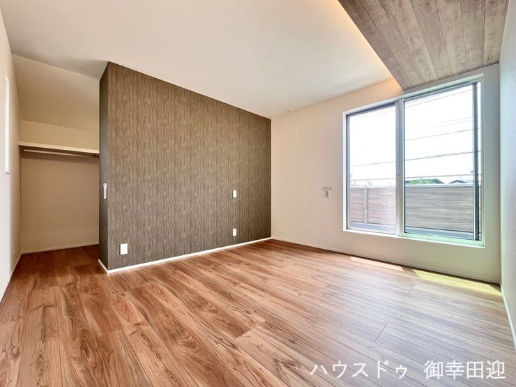 ■2階7帖洋室■心からリラックスできる静けさ、上質な眠りで、毎日をリセットします。明日への活力を養う空間です。