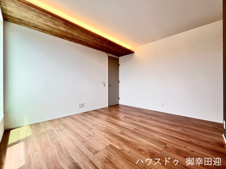■2階7帖洋室■心からリラックスできる静けさ、上質な眠りで、毎日をリセットします。明日への活力を養う空間です。
