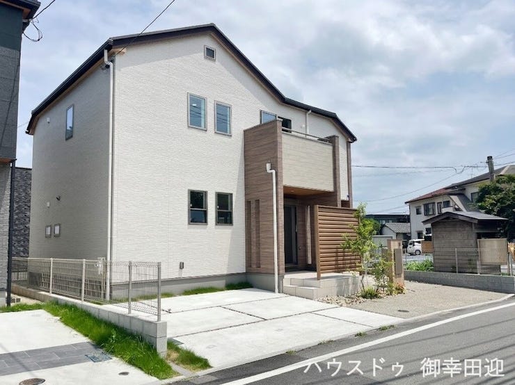 ■車と趣味の幅が広がる場所■単なる駐車スペースではない、洗車やタイヤ交換、DIYにも使える多目的な屋外スペースです。