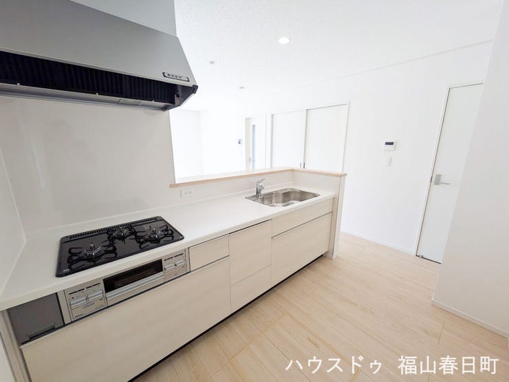 ■奥様目線の設計■ワークトップは使いやすい高さに設計され、長時間の料理でも疲れにくい、女性に嬉しいキッチンです。