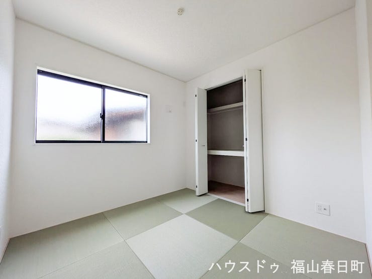 ■4.5帖和室■ゲストをもてなし、昼寝や家事にも使える、畳のぬくもりが心地よい多目的万能スペース。