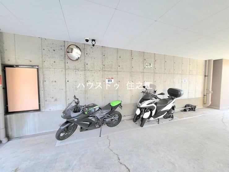 ★バイク置場。最新の空き状況の確認はお気軽にお申し付け下さい。