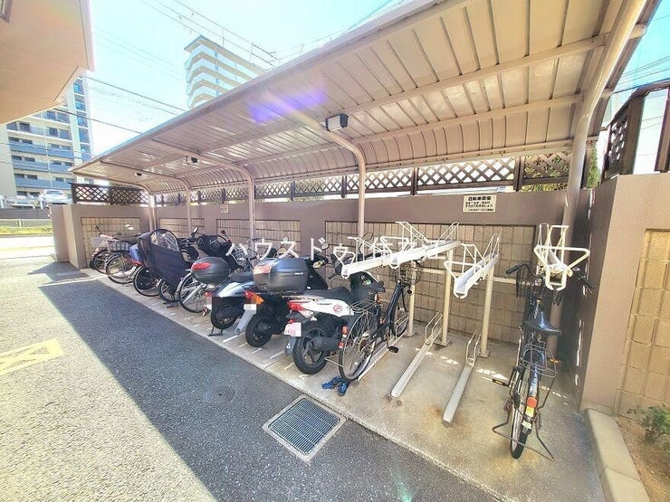 ★駐輪場も区画数はたくさんございます。空き状況の確認はお気軽にお申し付け下さい。