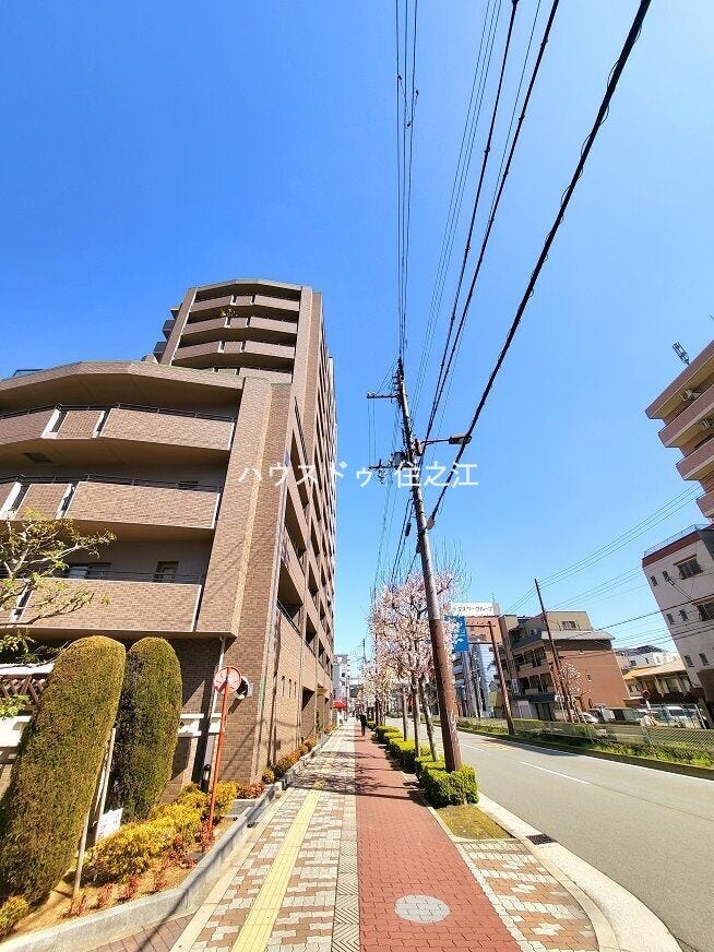 ★建物と前面道路の間には歩道がございますのでお子様も安心通学♪