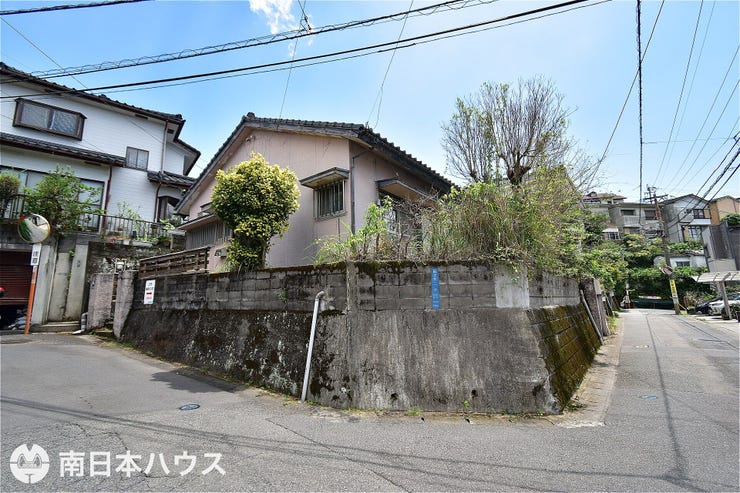 【外観】
北西角地【敷地面積170.02㎡(51.43坪)】建築条件なし!
解体更地渡しです!