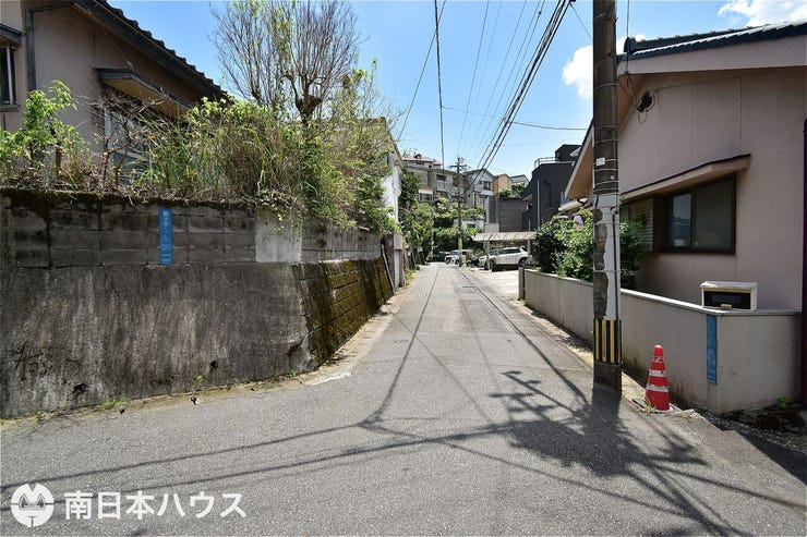 【前面道路】西向きの前面道路幅は約4mです!