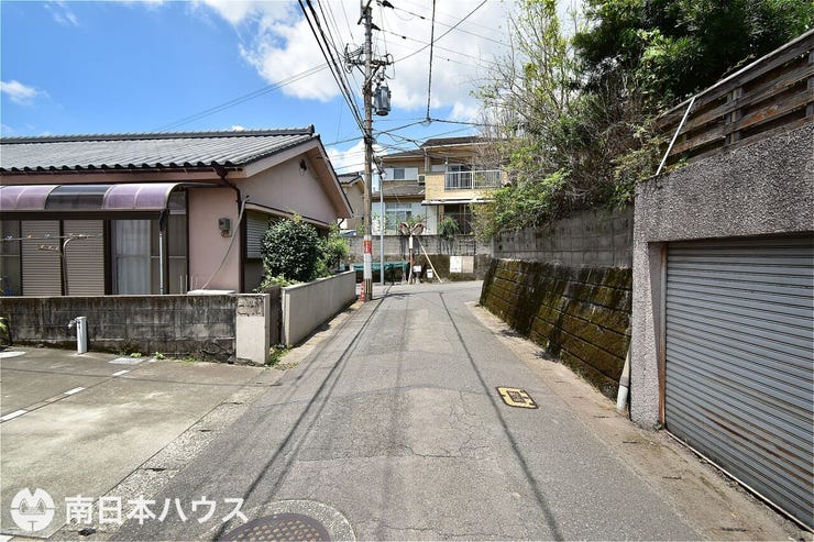 【前面道路】西向きの前面道路幅は約4mです!
