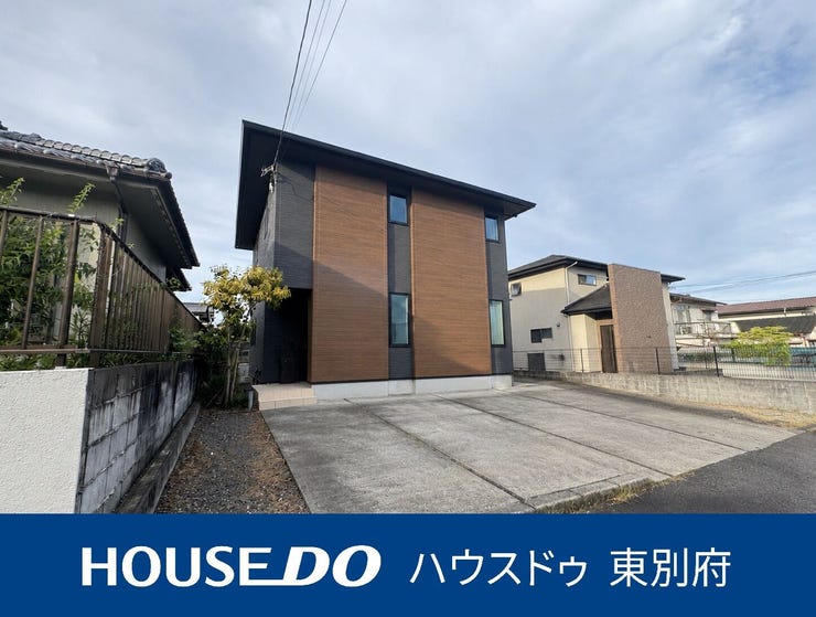 【外観】
※本画像は実際の外観写真をもとに、明るさや見やすさを調整した加工イメージです。実際の見え方とは多少異なる場合がございます。