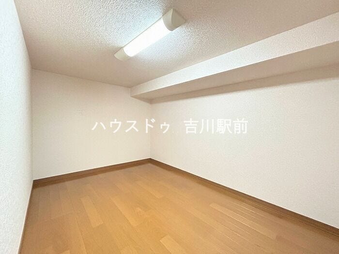 屋根裏収納庫
