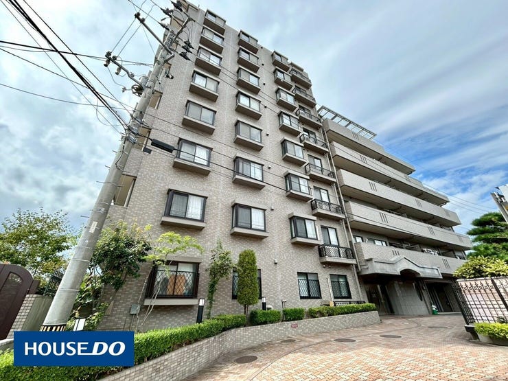 【外観】
最上階・東南角住戸で日当たり・眺望・通風良好。
19帖LDK+パントリー付きの使いやすい3LDK。
キッチン・浴室・洗面・トイレ・建具まで新規交換のリノベーション。