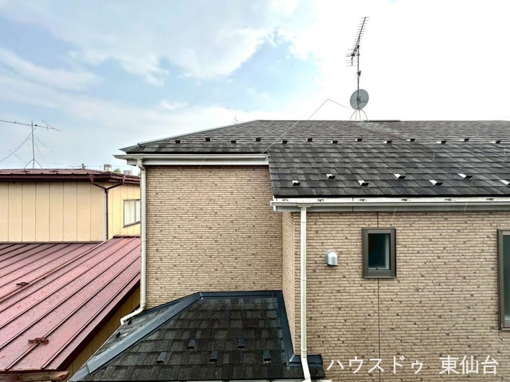 大きな窓から明るい光が入り、開放感のある眺めが楽しめます♪