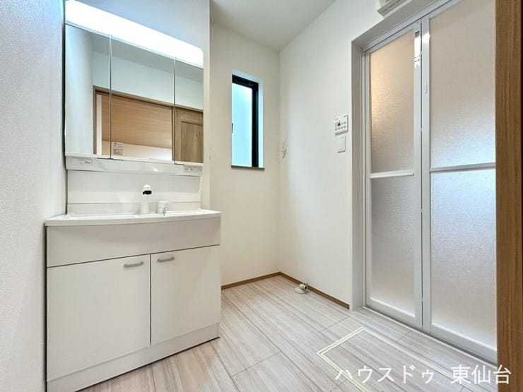 清潔感と機能性を兼ね備えた、使いやすい洗面空間