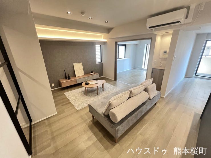 ■安らぎと笑顔の中心地■陽光が優しく降り注ぎ、会話が自然と弾む。ここでは、毎日が特別な時間へと変わります。