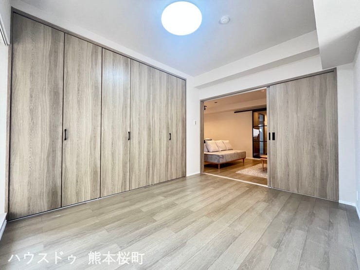 ■洋室①■心からリラックスできる静けさ、上質な眠りで、毎日をリセットします。明日への活力を養う空間です。