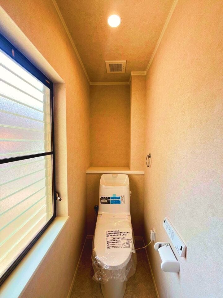 1階と2階のそれぞれにトイレを完備。就寝中や体調が悪い夜も、階段を使わず安心です。(撮影日:2026.7.19)