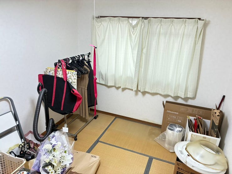 玄関側の和室6帖部分です。