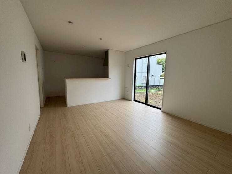 シンプルなデザインで、どんな家具もなじみます。