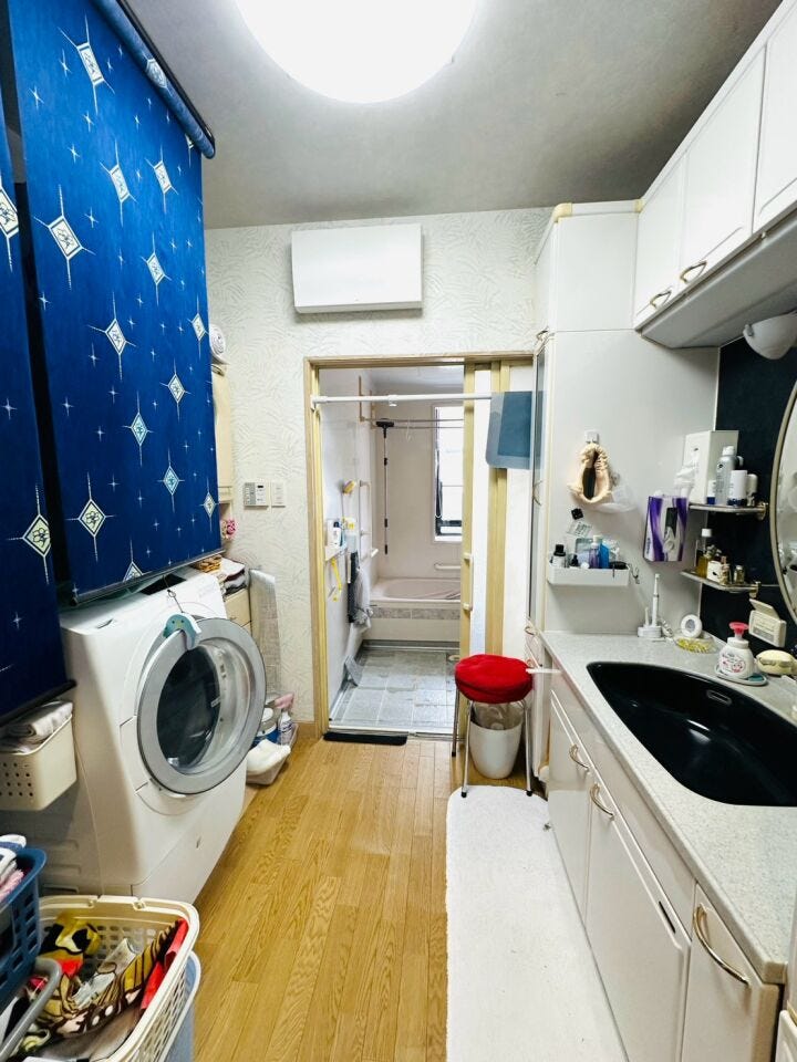 2F東側 洗面脱衣室(洗面台・洗濯機置き場)