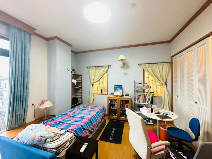3F東側 洋室約9帖
