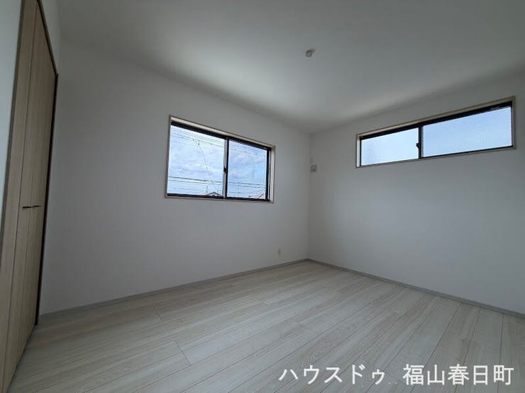 全洋室に収納完備!窓が多く明るい空間です!