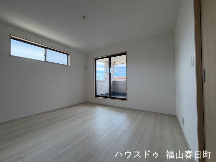 全洋室に収納完備!窓が多く明るい空間です!
