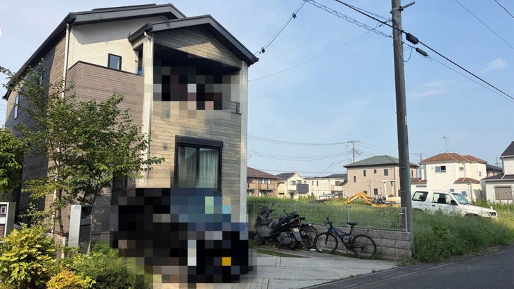 ◇売却査定相談◇
「急な転勤」「相続による売却」「金銭的な理由」など住まいの売却をそれぞれです。
仲介はもちろんのこと、弊社独自のネットワークで買取案件もご相談できます!