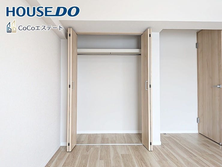 □■収納■□
7.4帖洋室のクローゼットです♪
大容量スペースなので、お部屋がスッキリ片付きますね♪