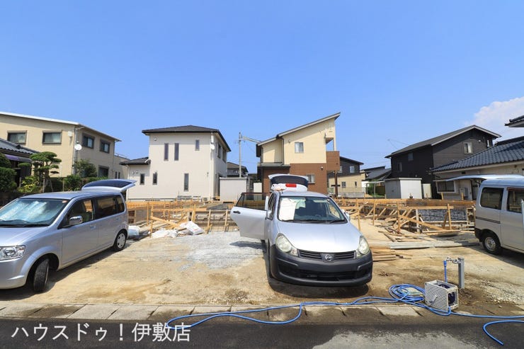 【外観】
【外観写真】
・吉野小学校エリア!
・周辺にコンビニ、スーパー、教育施設等あり住環境良好
・駐車場普通車並列3台可能