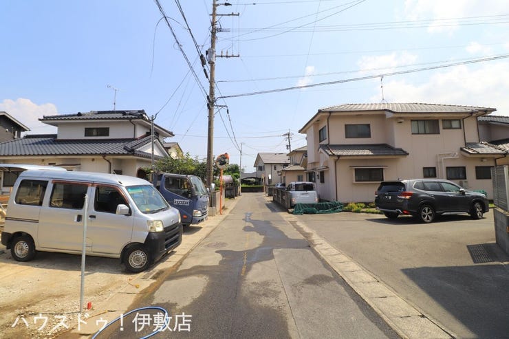 【前面道路】
西側前面道路、南方面
道路幅員約4.01m