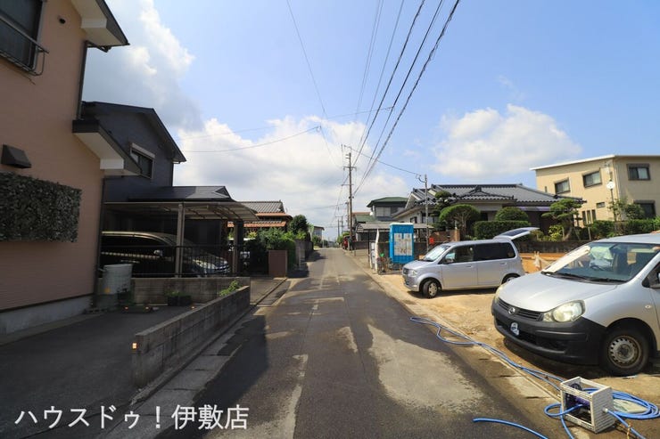 【前面道路】
西側前面道路、北方面
道路幅員約4.01m