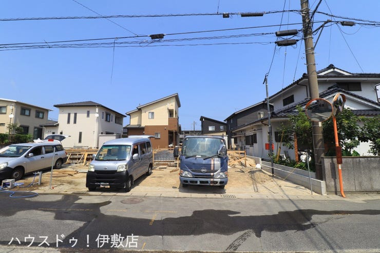 【外観】
【外観写真】
・吉野小学校エリア!
・周辺にコンビニ、スーパー、教育施設等あり住環境良好
・駐車場普通車並列3台可能