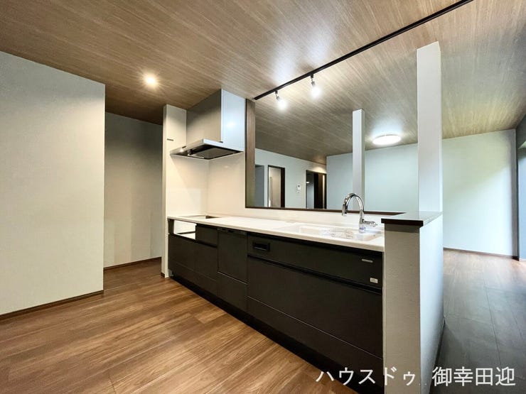 ■家族の「美味しい」が集まる舞台■高い機能性と美しいデザインを両立。料理する人も、待つ人も、笑顔になれる場所です。