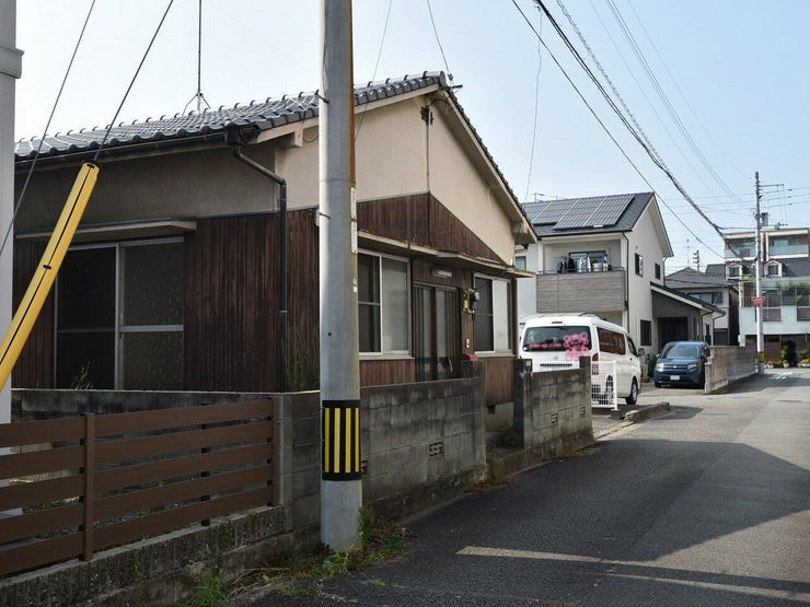 外観を南東側より撮影