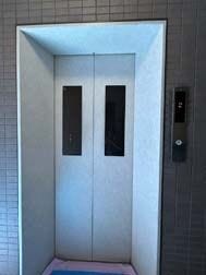 エレベータ装備