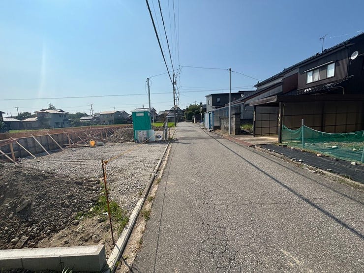 北西から 道路も広くて便利&快適です