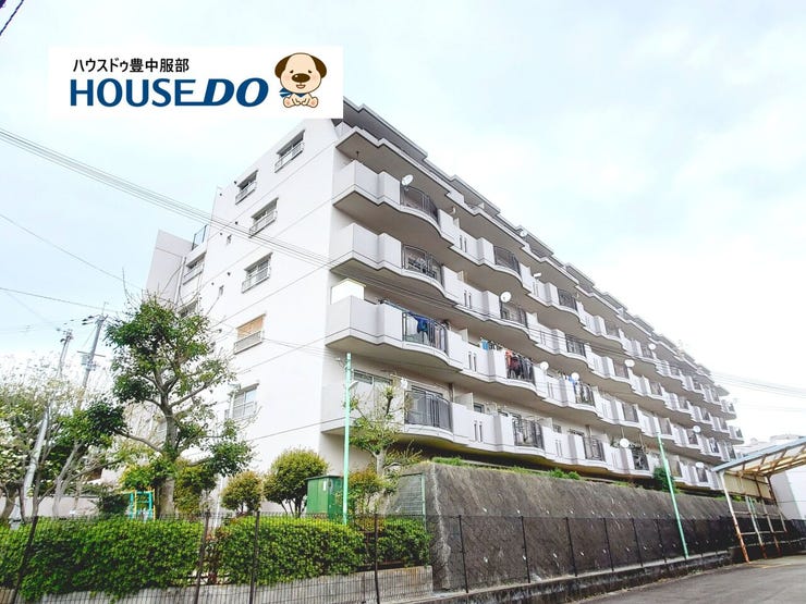 服部緑地公園が徒歩2分!緑豊かで閑静な住宅街に位置しており、周辺の生活利便施設は大変充実しております!