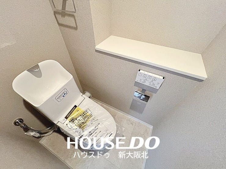 ■年中いつでも快適にご使用いただける温水便座付きトイレ!
■壁掛けリモコンがついているので操作もスムーズです!!