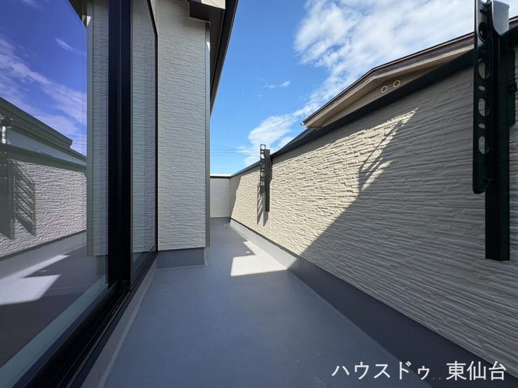 風通しがよく、洗濯物が気持ちよく乾く心地よいスペースです。