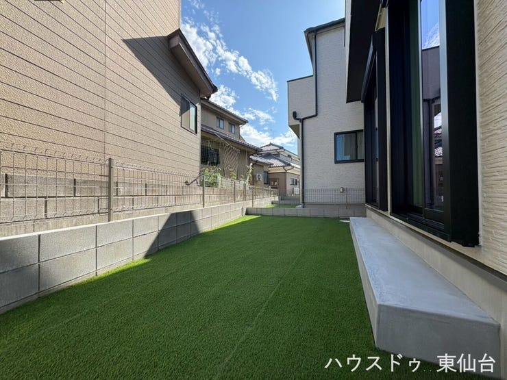 お庭があるので、プール遊びや外遊びなど、おうち時間がさらに楽しくなるファミリーに嬉しいスペースです。