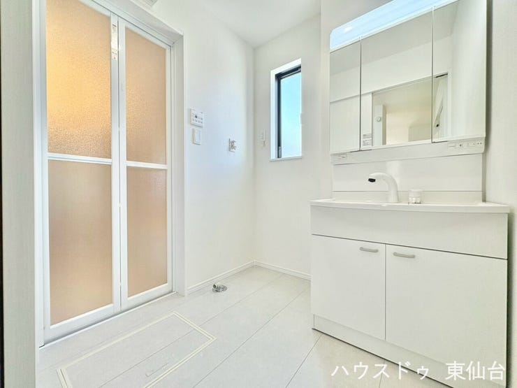 清潔感と機能性を兼ね備えた、使いやすい洗面空間