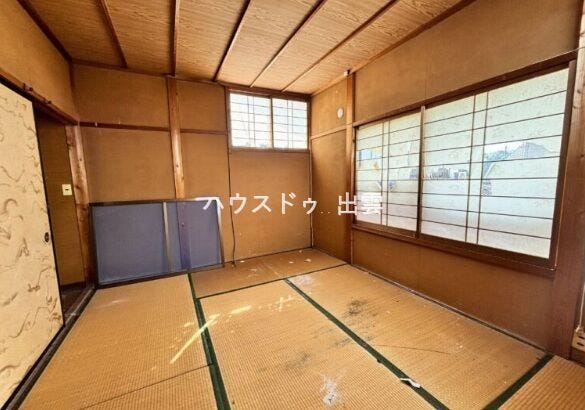 和室の多い間取りです。小さなお子さまにはフローリングよりもやわらかい畳の方が遊び場でもお昼寝でも快適に過ごせて安心です。