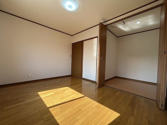 2階の洋室6帖です