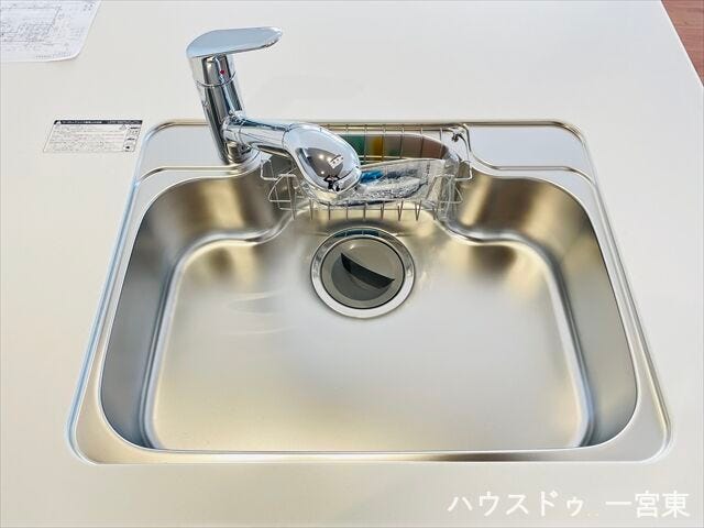 ≪シンク≫
錆びにくくて耐久性や耐熱性に優れていてメンテナンスが楽なステンレスシンク。