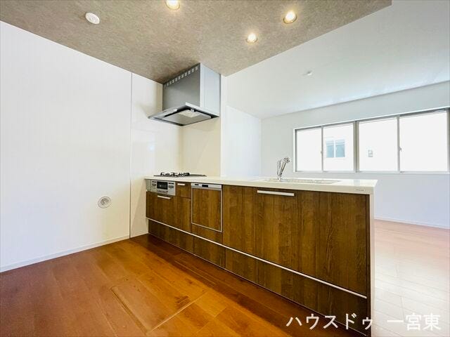 人気のカウンターキッチン。家族の団らんの中でお料理が楽しめます。
