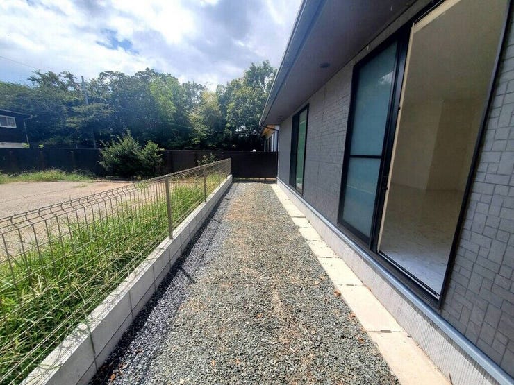 【Exterior】お部屋から直接出られるお庭付き。ガーデニングやくつろぎ空間に◎