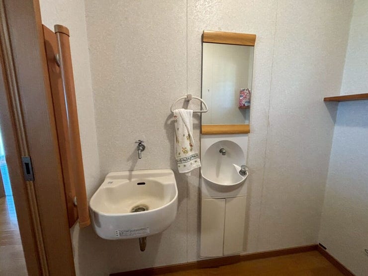 トイレ手洗いシンク
