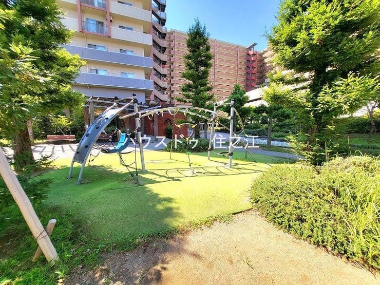 ★マンション内の敷地。植栽も多くあり緑豊かです♪