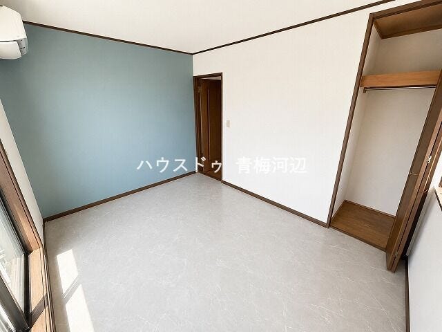 2階東側洋室:収納がしっかりあるので、お部屋を広くお使いただけます。
※一部CG家具消し加工処理をしています。
